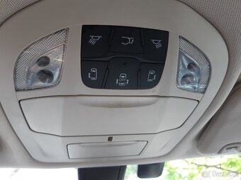 Chrysler Pacifica 3,6L V6, 7míst, kůže, kamera, tažné, LPG - 17