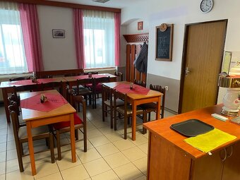 Prodej penzionu s restaurací, sálem a ubytováním – Ves 3 - 17