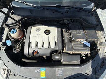 Volkswagen Passat 2.0 TDI 103kW HIGHLINE DSG 1.MAJITEL CZ - 17
