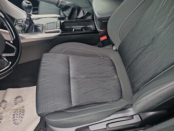 Prodám Mitsubishi eclipse cross 1.5 t-mivec - 17