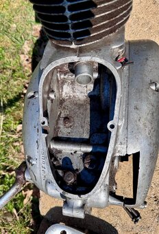 Jawa ČZ 150 352 kývačka - motor - 17