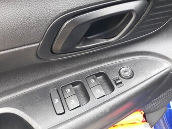 Hyundai i20 1.2i ,  2021, 2 x kola, v záruce, servisni kniha - 17