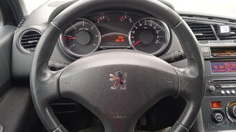 PEUGEOT 5008 1,6HDi82kw,rv11/2011,5-MÍSTNÉ,ALU,STK - 17