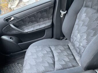 Mercedes Benz w203 2.0d 2003 sedan - 17