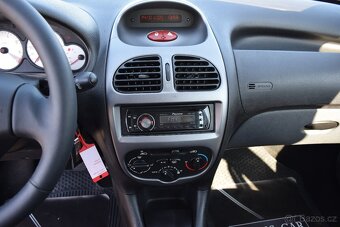 ►►Peugeot 206 1.4 i 55 KW NÍZKÉ KM • KLIMA◄◄ - 17