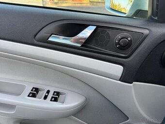 Škoda Octavia 1.4tsi 90kw 3/2012 výhřev sedaček jen 149km - 17
