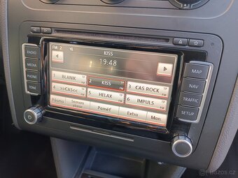 Volkswagen Touran 2.0TDI 103kW 7-míst Tažné par. kamera - 17
