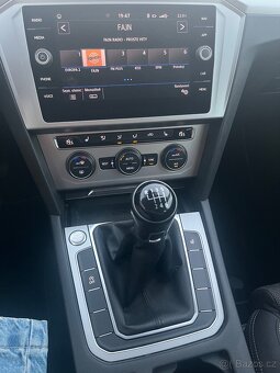 VW Passat 2.0 TDI 2019, Comfortline, tažné - 17
