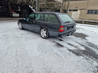Mercedes W124 300TE, motorizace 300E benzinový šestiválec s - 17
