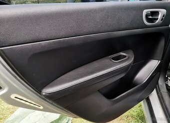Peugeot 307 kožené sedačky - 17