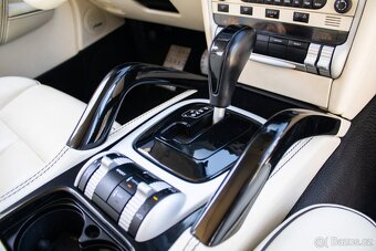 Porsche Cayenne TechArt / bývalý majiteľ Robin Van Persie - 17