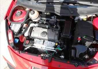 Peugeot 206 1,4 55 kW PLUS KLIMA Serviska benzín - 17