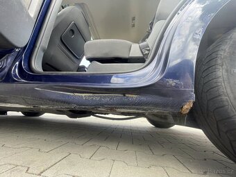 Volkswagen Touran 1T 2.0 TDI 103kW automat, platná TK - 17