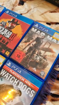 PLAYSTATION 4 + 28 HER - 17