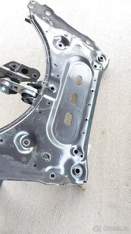 Nissan Qashqai J11: Nápravnice přední - 17