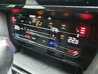 VW Passat B8 GTE Variant 1.4TSI 160kW DSG - záruka Autodraft - 17