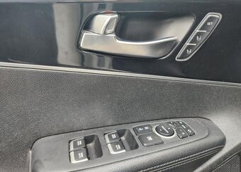 Kia Sorento 2.2-PREMIUM-ZN-SERVIS-AUTOMAT - 17