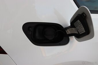VW Golf 7 1.2 TSI R-Line, bez koroze, servisovaný - 17