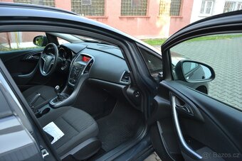 OPEL Astra Sports Tourer 1.7CDTi 81kw rok 2014 - 17