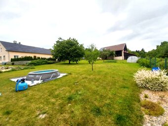 Prostorný rodinný dům se zahradou 2655 m², 3 km od Bruntálu - 17