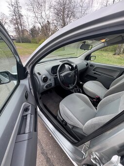 FORD FUSION 1,6 16V - 17