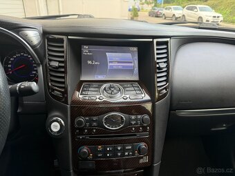 Infiniti FX50, S, 5.0 V8, 287kw 4x4 Původ ČR - 17