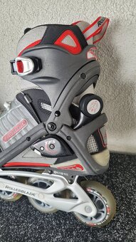 Kolečkové brusle rollerblade vel.42 - 17