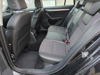 ŠKODA OCTAVIA 2.0TDI 110KW ELEGANCE DSG - 17