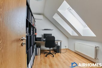 Mezonetový byt 4+kk (93.39 m²) se sdílenou zahradou (255 m²) - 17