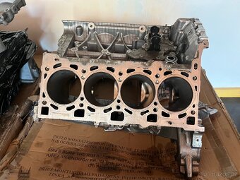 Audi RS5 4.2 V8 331kW - zadřený motor - 17
