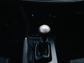 Toyota Rav4 2.0D 105KW MANUÁL 1.MAJITEL KAMERA TAŽNÉ 2WD - 17
