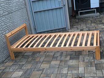 Prodám dřevěnou postel + Matrací 90cm x 200cm - 17