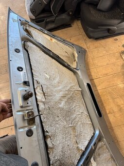 Škoda Favorit, kapota - 17