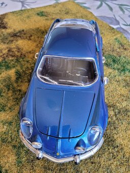 Modely aut Burago 1:18 a 1:16 výroba Itálie - 17