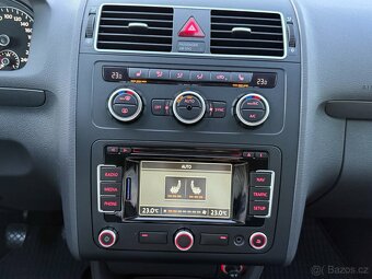 Volkswagen Touran 1,6 TDi HighLine BlueMotion - 17