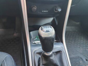 2012 Hyundai i30 - mnoho komfortních úprav - 17