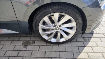 Škoda SUPERB III kombi 2,0 TSI 206kW DSG 4x4 - 17