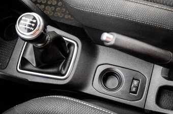 Dacia Duster 84 kW (2019) - 17