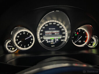 Mercedes-Benz E 300 Bluetec HYBRID Distronic+ AMG - 17
