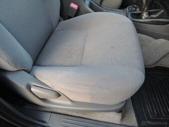 Toyota Hilux 2,5 D-4D 4x4 1.maj ČR HardTop DPH 2013 - 17