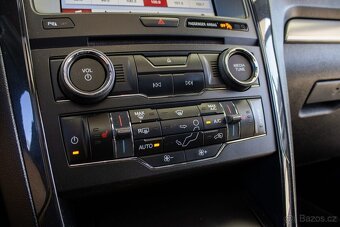 Ford Explorer 3.5 V6 XLT - 17