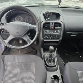 Mitsubishi Carisma 2003 - 17
