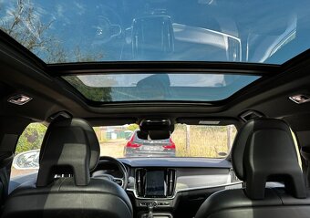 VOLVO V90 R-Design D5 AWD, 2017 + zimní kola - 17