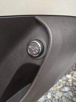 Opel INSIGNIA 2,0Turbo 162kW 4x4 COMBI, KUZE, DILY z VOZů - 17