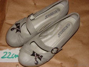 Výprodej od 50kč Dětské boty. Mix dívčích/chlapeckých botek - 17