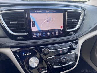 Chrysler Pacifica 3,6 RU Panorama Limited 2020 - 17