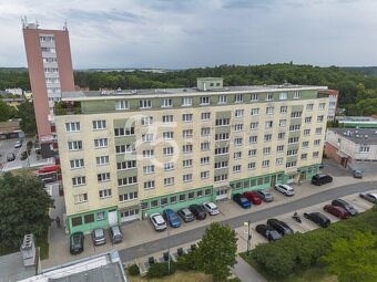 Prodej bytu po rekonstrukci, 2+1 s prostornou šatnou a balko - 17