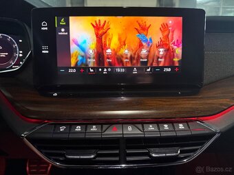 Škoda OCTAVIA IV SCOUT 2.0 TDi 4x4 MATRIX PANORAMA KAMERA - 17