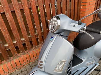 Vespa GTS 300 Hpe (2021) - 17