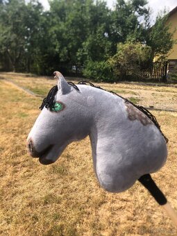 Hobby horse šedý grošák - 17